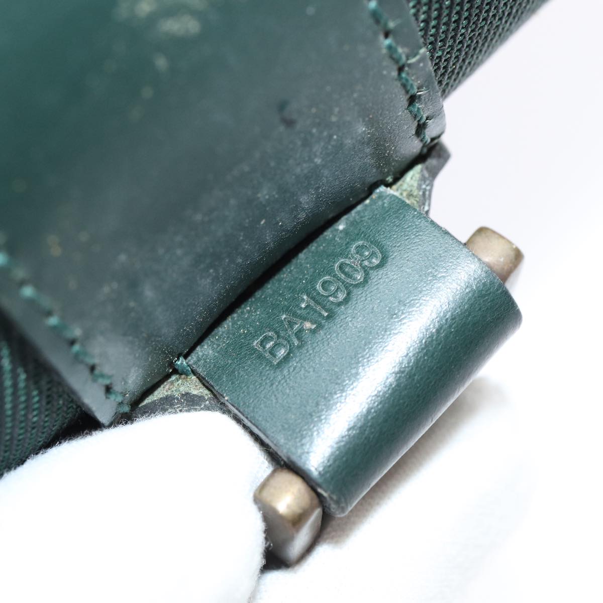 LOUIS VUITTON Taiga Portable Gibbechère Garment Cover Epicea M30694 bs15538
