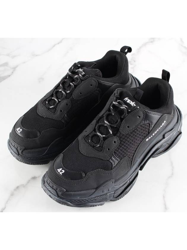 Luxury Balenciaga Triple S Black 42 Domestic 270