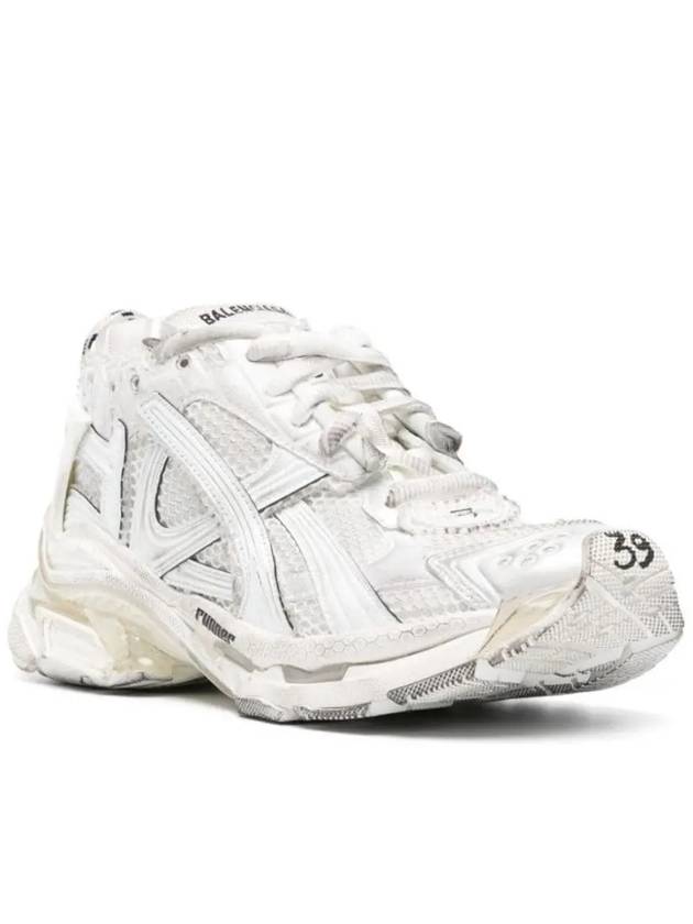 Luxury Balenciaga Runner Embroidered Logo Low Top Sneakers White