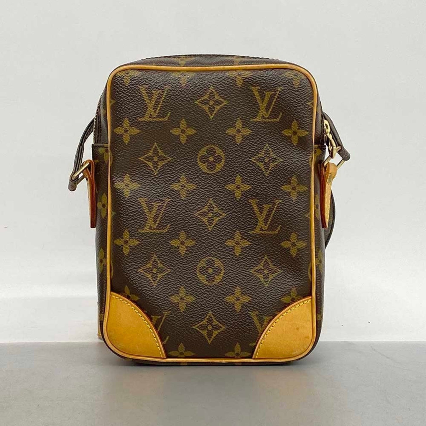 Louis Vuitton Amazon  Canvas Shoulder Bag ()