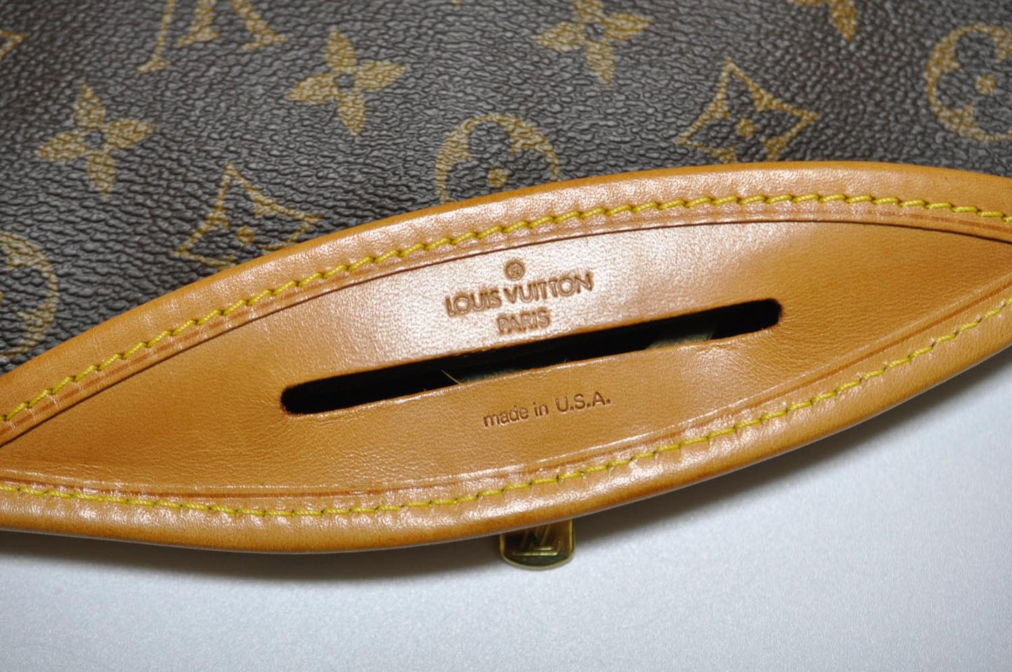 Louis Vuitton Garment Case  Canvas Travel Bag ()