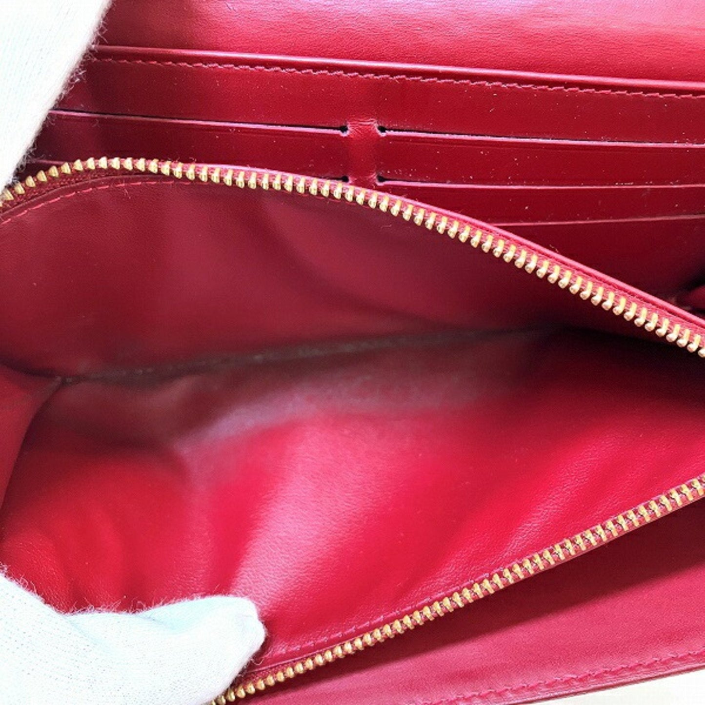 Louis Vuitton Sarah  Patent Leather Wallet  ()