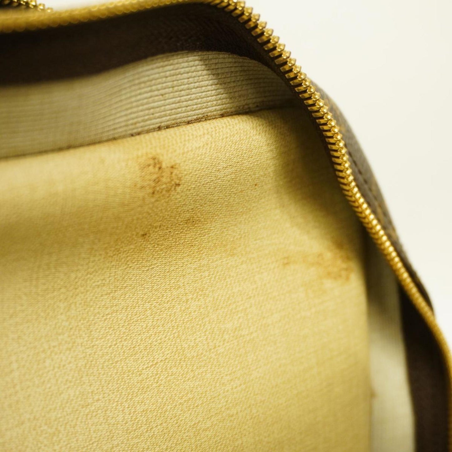 Louis Vuitton  Canvas Shoulder Bag ()