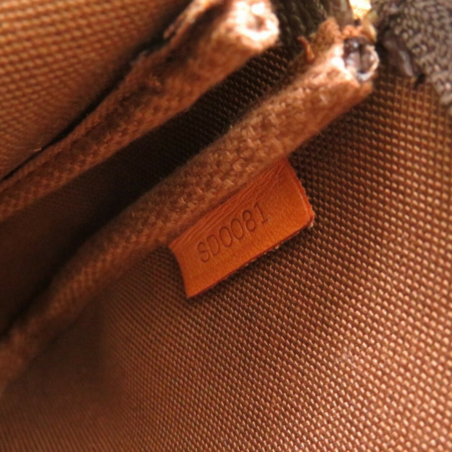 Louis Vuitton Pochette Accessoires  Canvas Clutch Bag ()