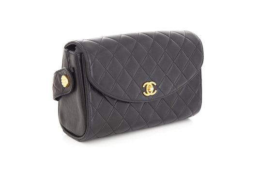 Luxury Chanel Vintage 1991 Black Quilted Lambskin Flap Crossbody Handbag with Gold Hardware