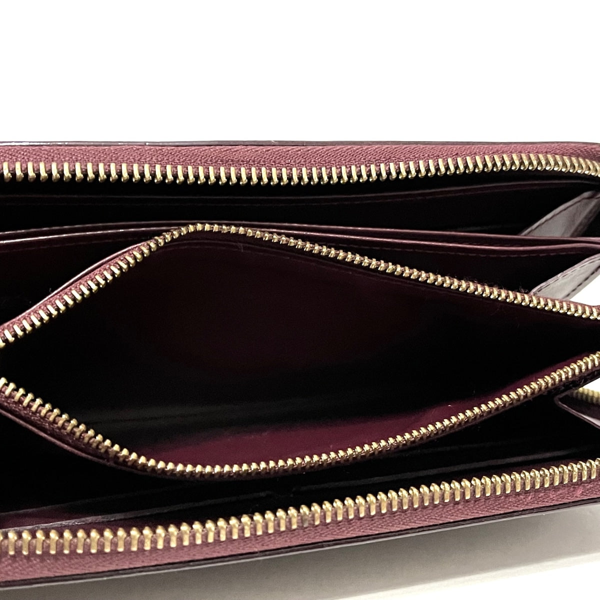 Louis Vuitton Zippy  Patent Leather Wallet  ()