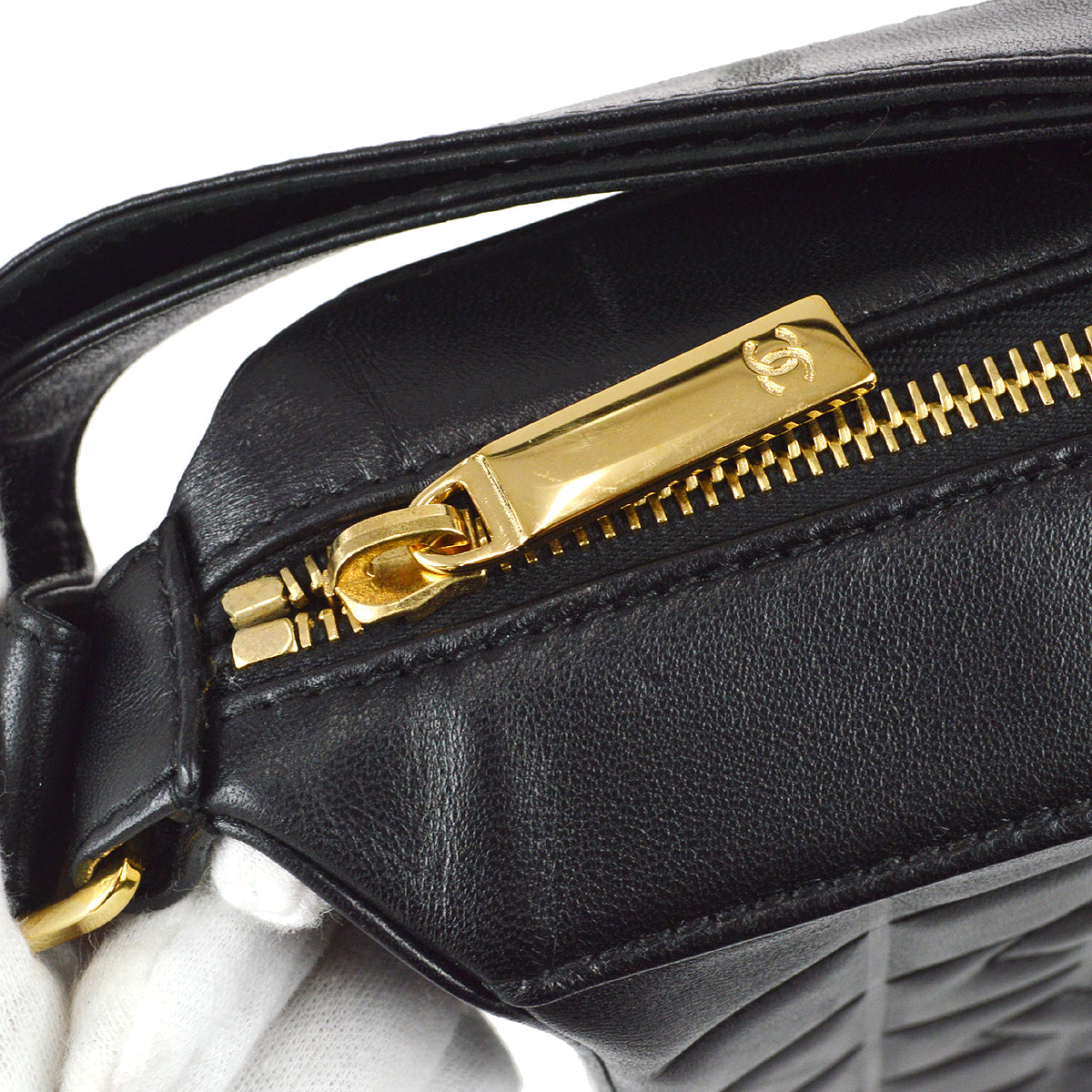 Luxury Chanel 2001-2003 Choco Bar Shoulder Bag Black Lambskin