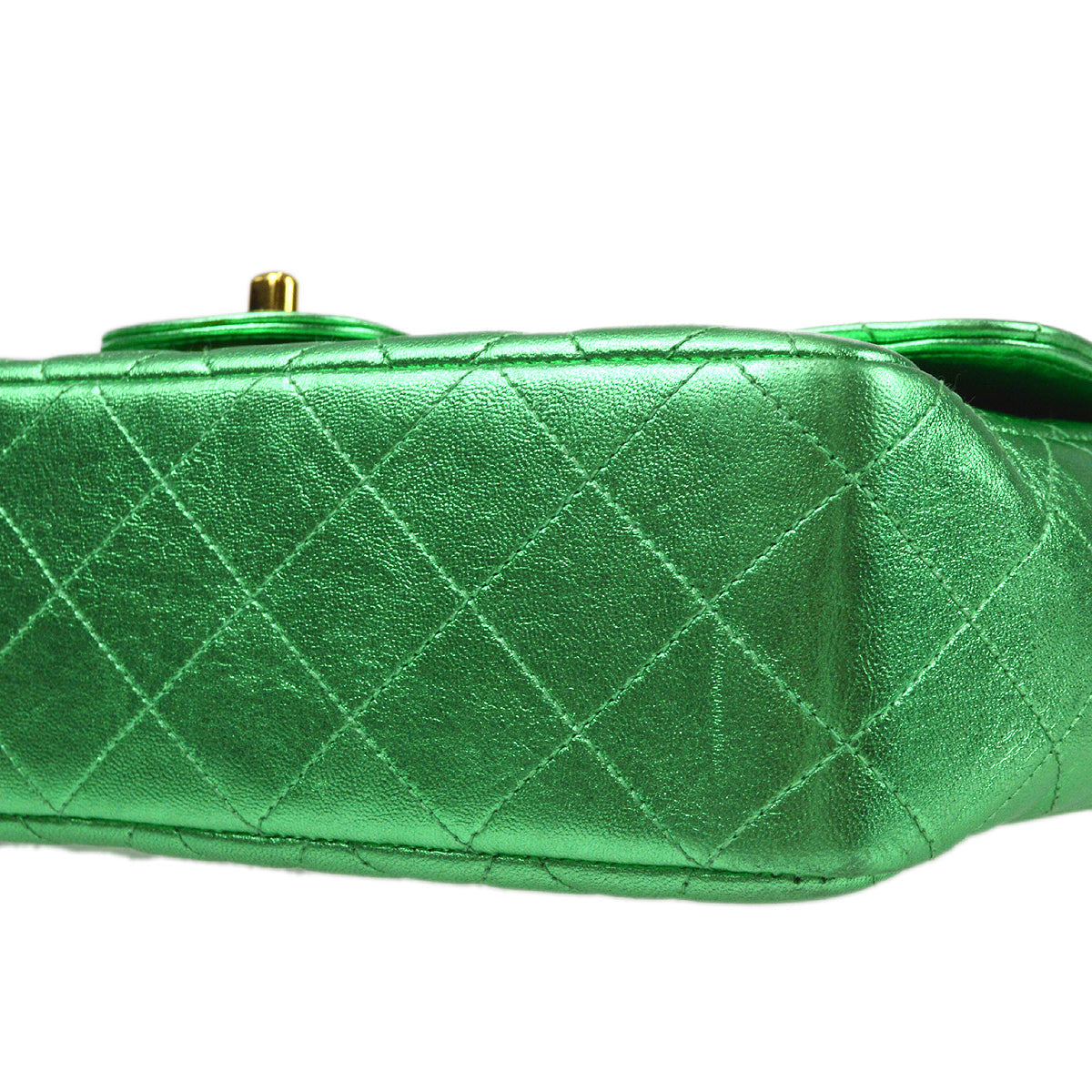 Luxury Chanel 1994 Classic Flap Handbag Medium Metallic Green Lambskin