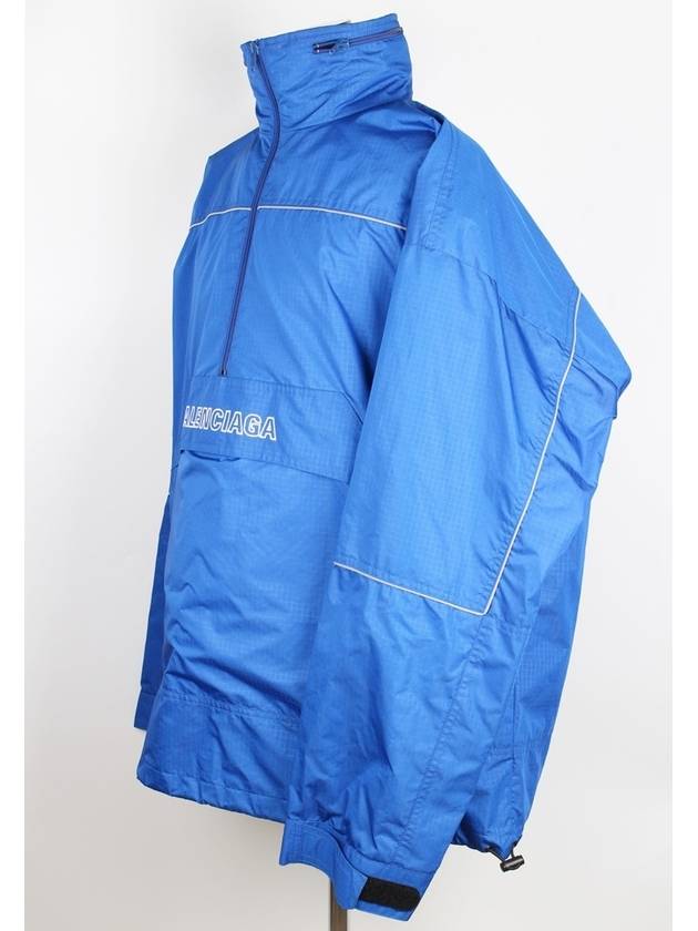 Luxury Balenciaga Anorak 44
