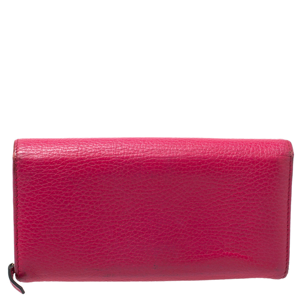 Luxury Gucci Trending 2025 Magenta Leather Swing Continental Wallet..