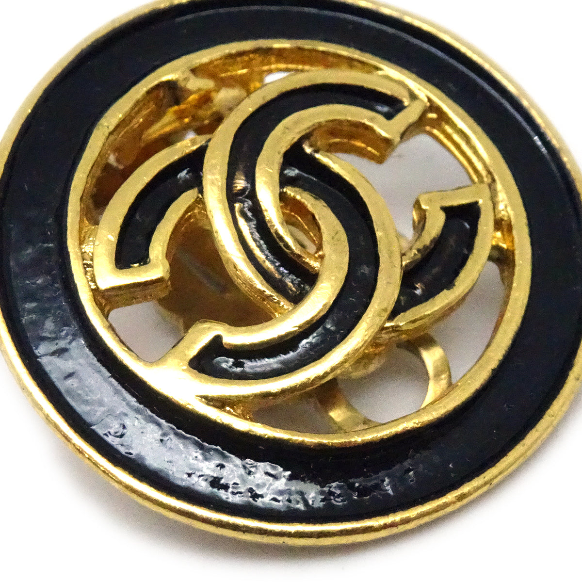 Luxury Chanel 1993 CC Cutout Round Earrings Small