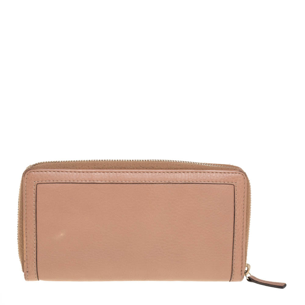 Luxury Gucci Trending 2025 Beige Leather Bamboo Tassel Bow Zip Around Wallet..
