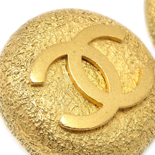 Luxury Chanel Button Earrings Gold Clip-On Large 95A