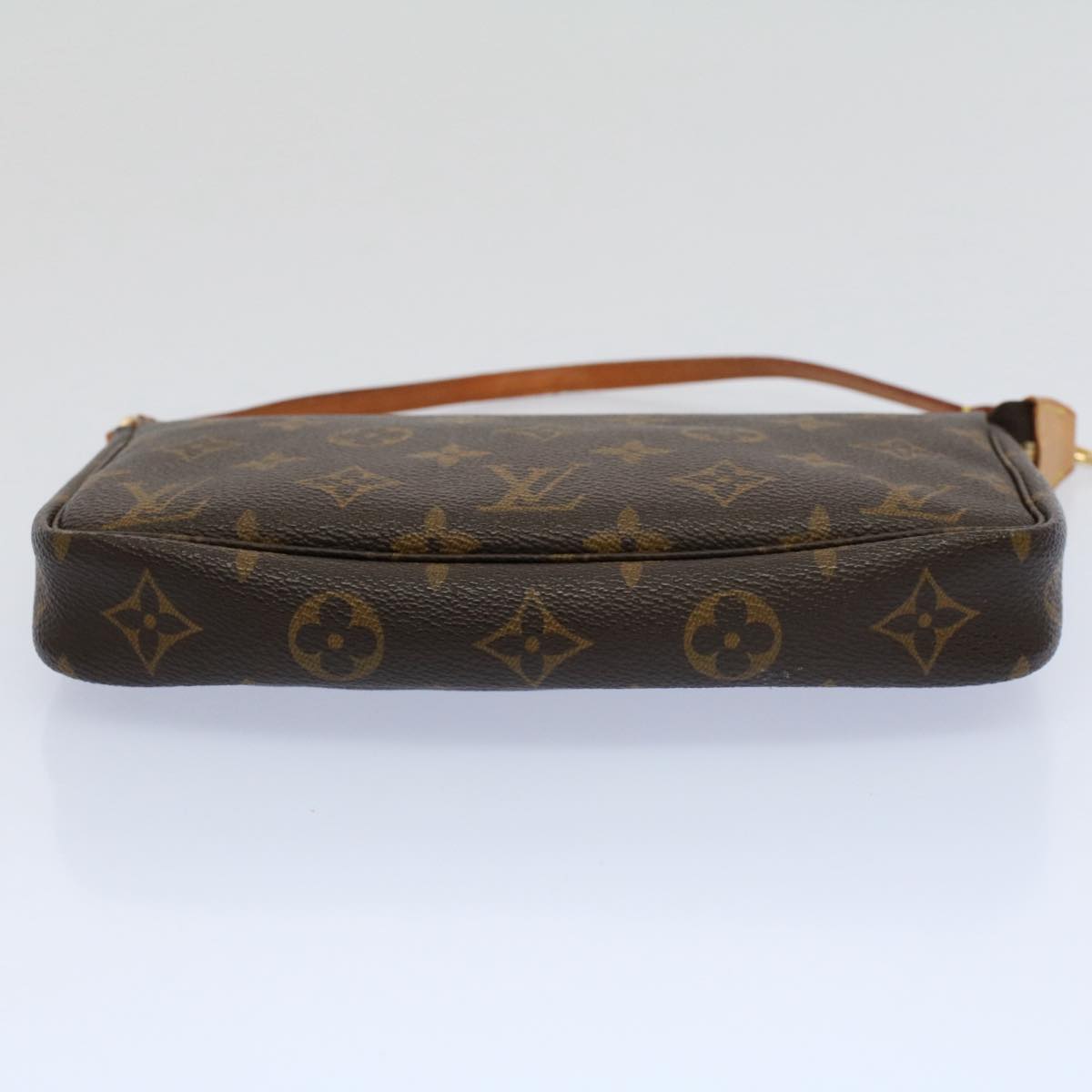 Louis Vuitton Pochette Accessoires  Canvas Clutch Bag ()