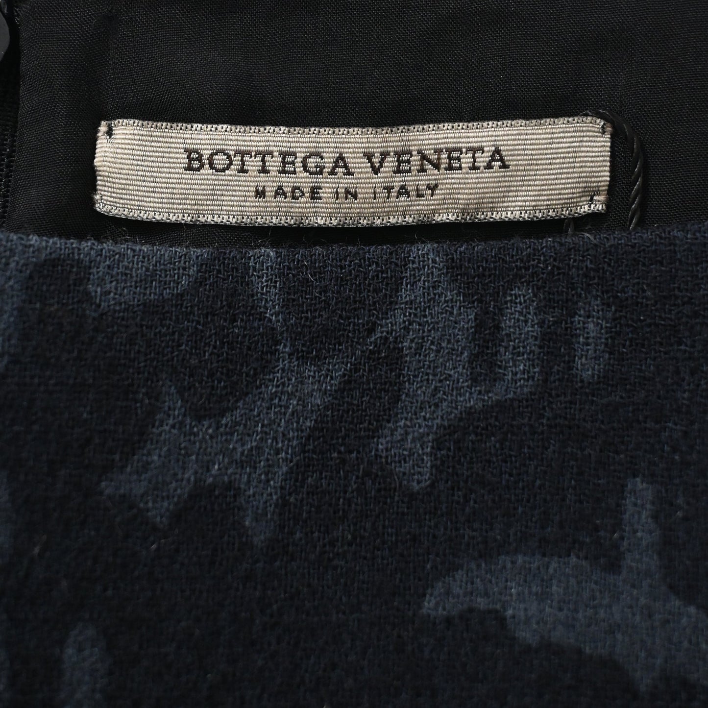 Luxury Bottega Veneta Printed Midi Pencil Skirt in Black and Grey Wool