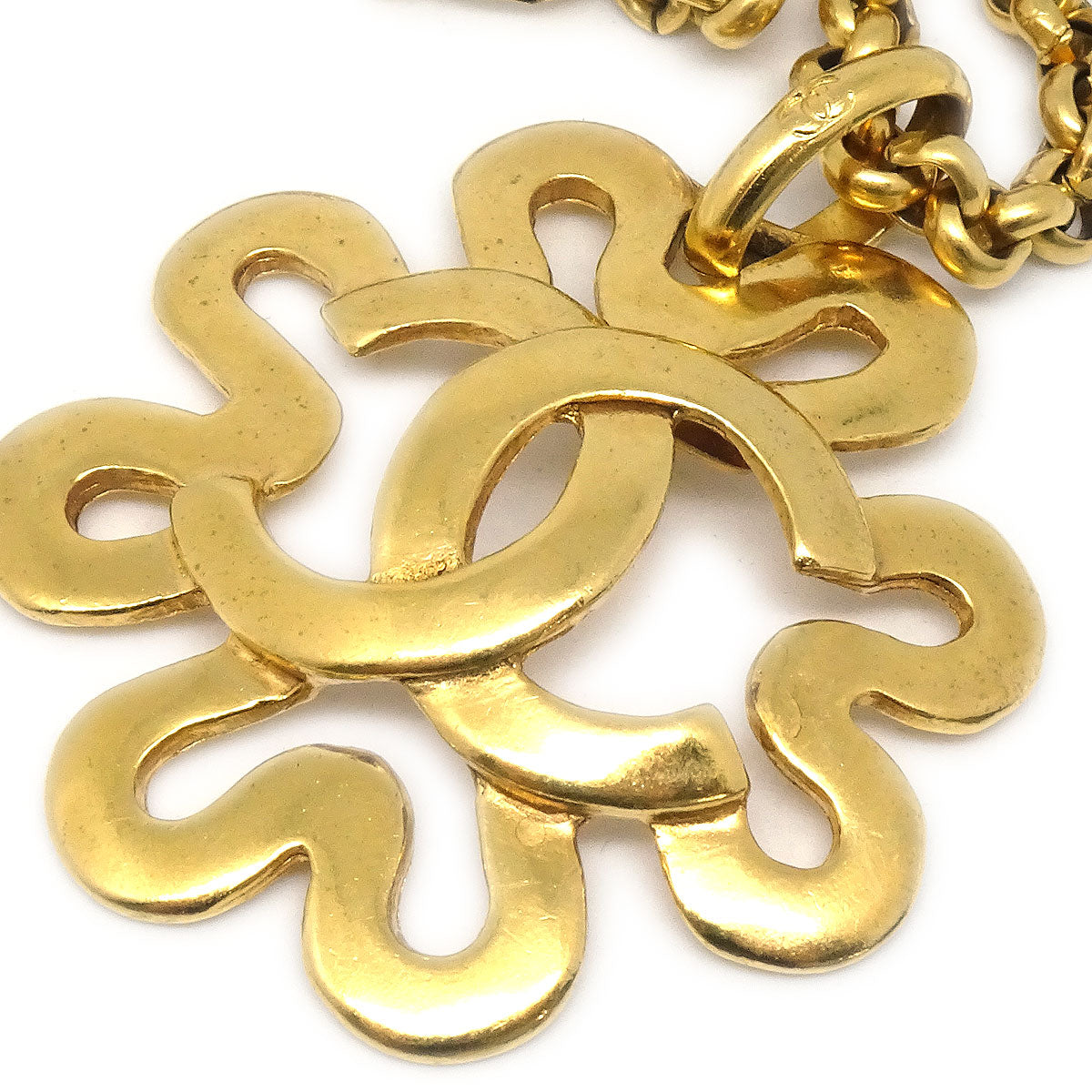 Luxury Chanel 1995 Squiggle Border Pendant Necklace 95P