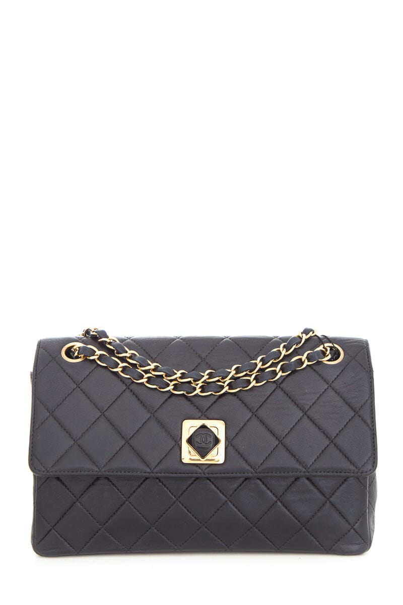Luxury Chanel Vintage 1999 Black Quilted Lambskin Flapbag Handbag