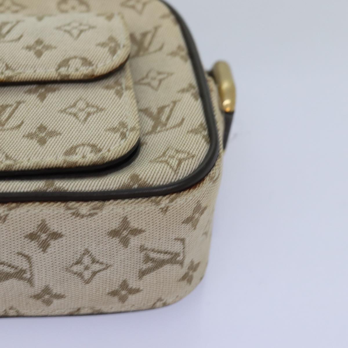 LOUIS VUITTON Monogram Mini Juliet MM Shoulder Bag Khaki M92218 LV ep4369