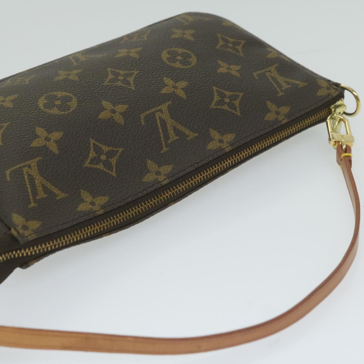 Louis Vuitton Pochette Accessoire  Canvas Clutch Bag ()