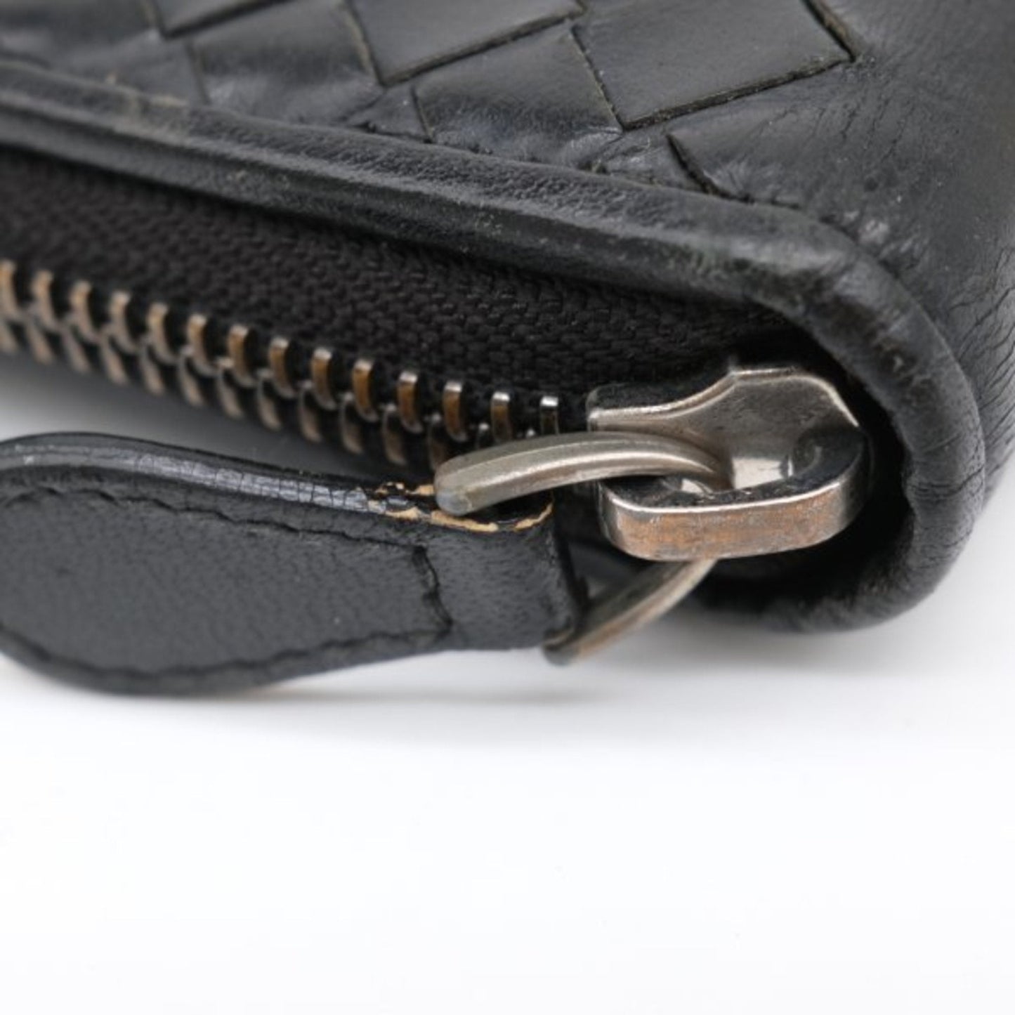 Luxury Bottega Veneta Intrecciato  Leather Long Wallet (Bi-Fold) ()