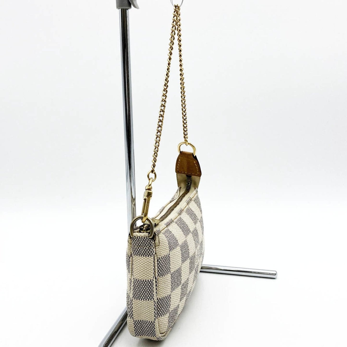 Louis Vuitton Mini Pochette Accessoires  Canvas Clutch Bag ()