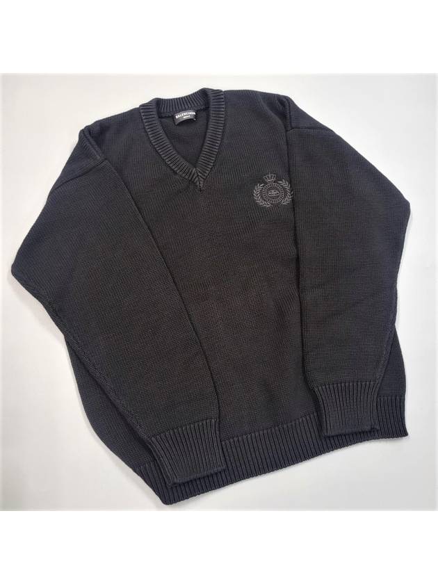 Luxury Balenciaga Men's Back Logo V-Neck Knit Top Black