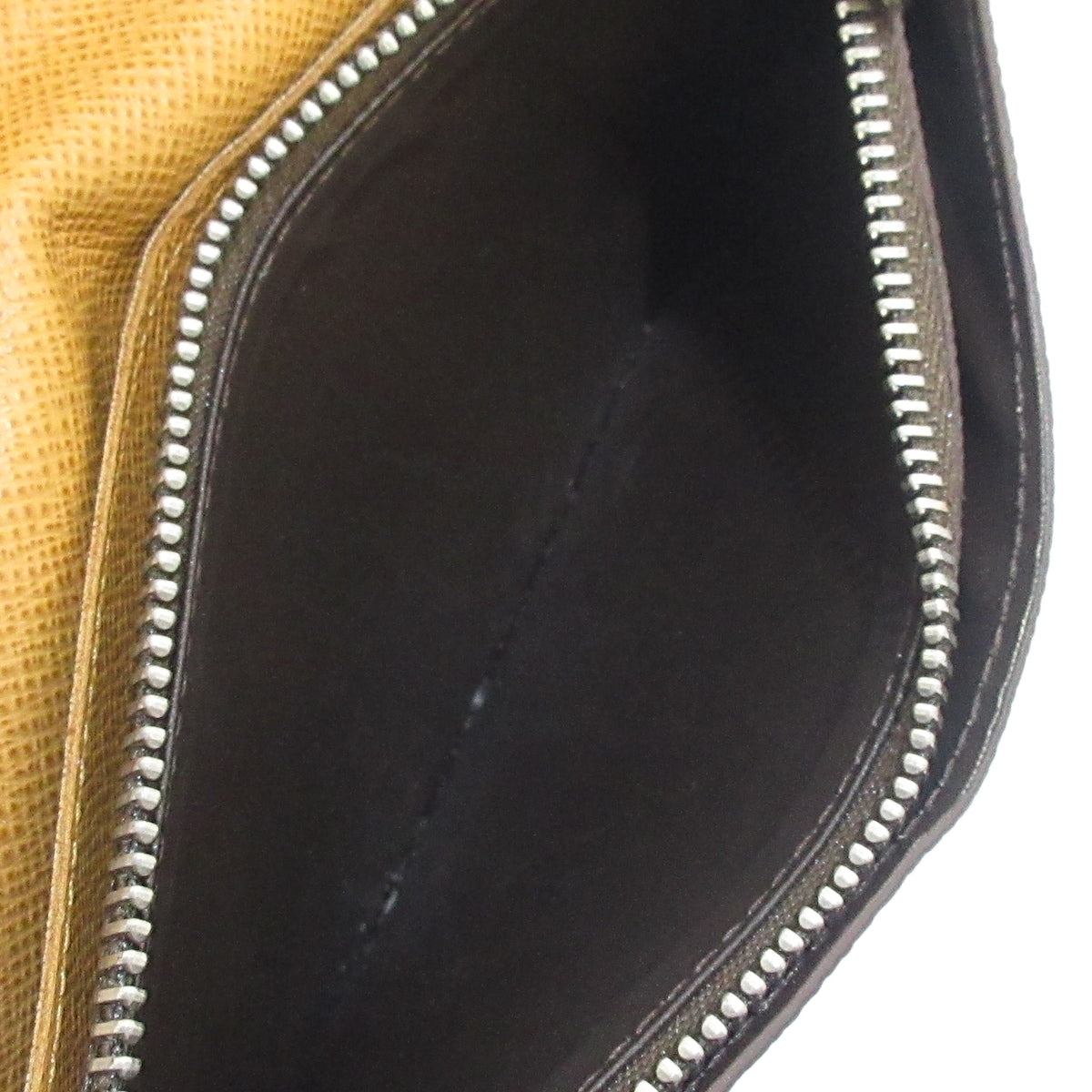 Louis Vuitton Portefeuille Brazza  Canvas Wallet  ()