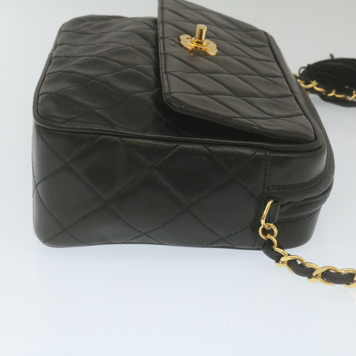 Luxury Chanel Matelasse Chain Shoulder Bag Lamb Skin Fringe Black Gold CC  hs691A