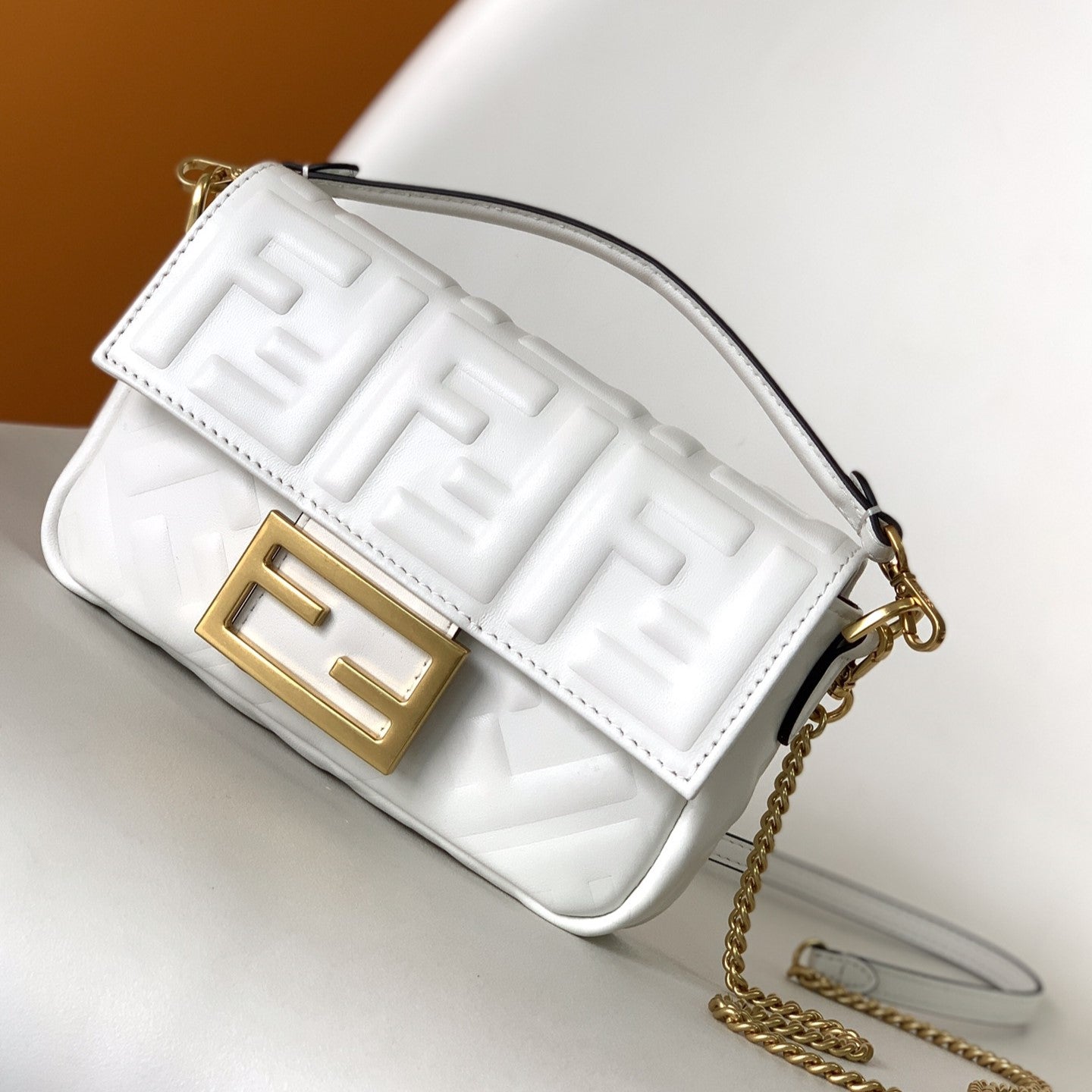 Luxury FendiMini Baguette Bag 20 With FF Motif White Leather Ghw