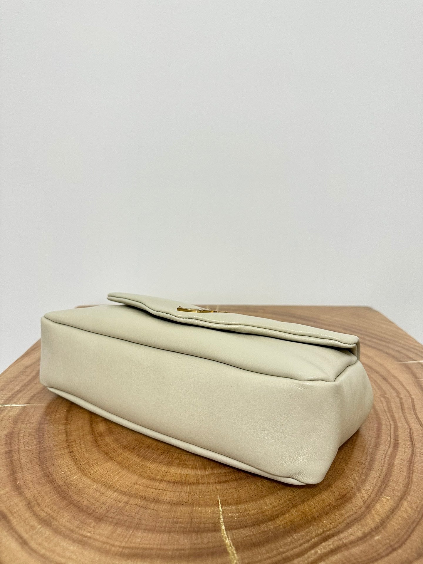 Luxury Saint Laurent SL 26cm Calypso Chain Bag White Leather