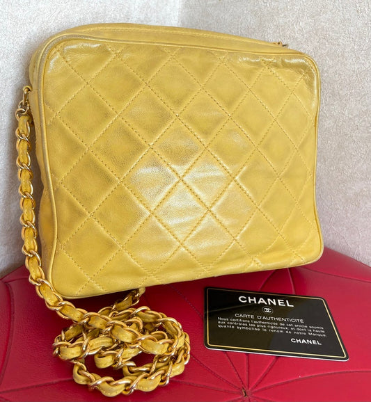Luxury Chanel Vintage yellow lambskin camera type chain shoulder bag with collar flap design