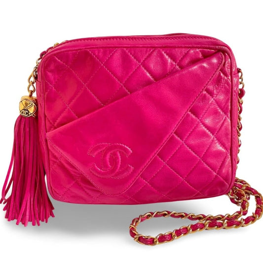 Luxury Chanel Vintage fusia pink lambskin camera type chain shoulder bag with collar flap design