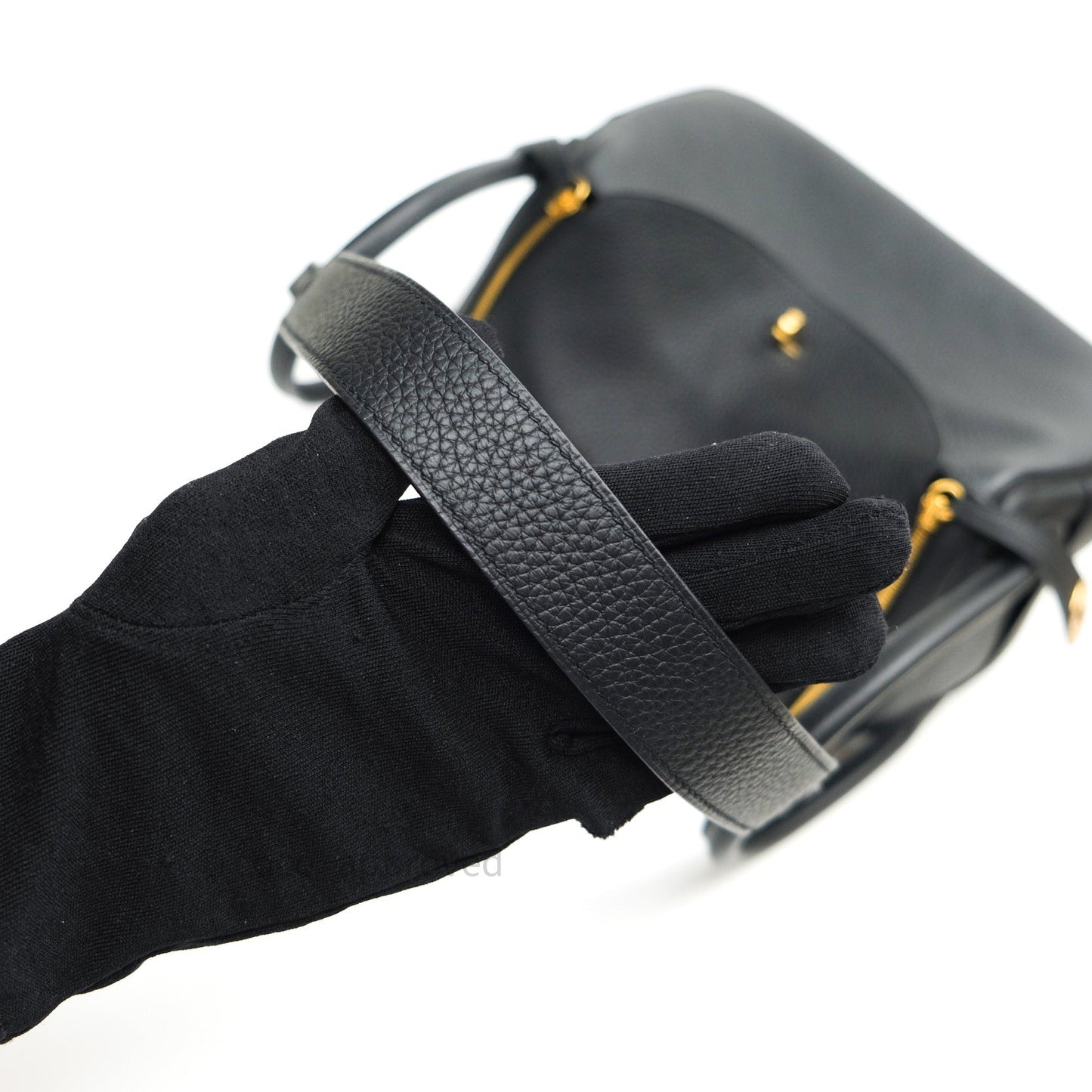 Hermès Lindy 26 Taurillion Clemence Black Gold Hardware