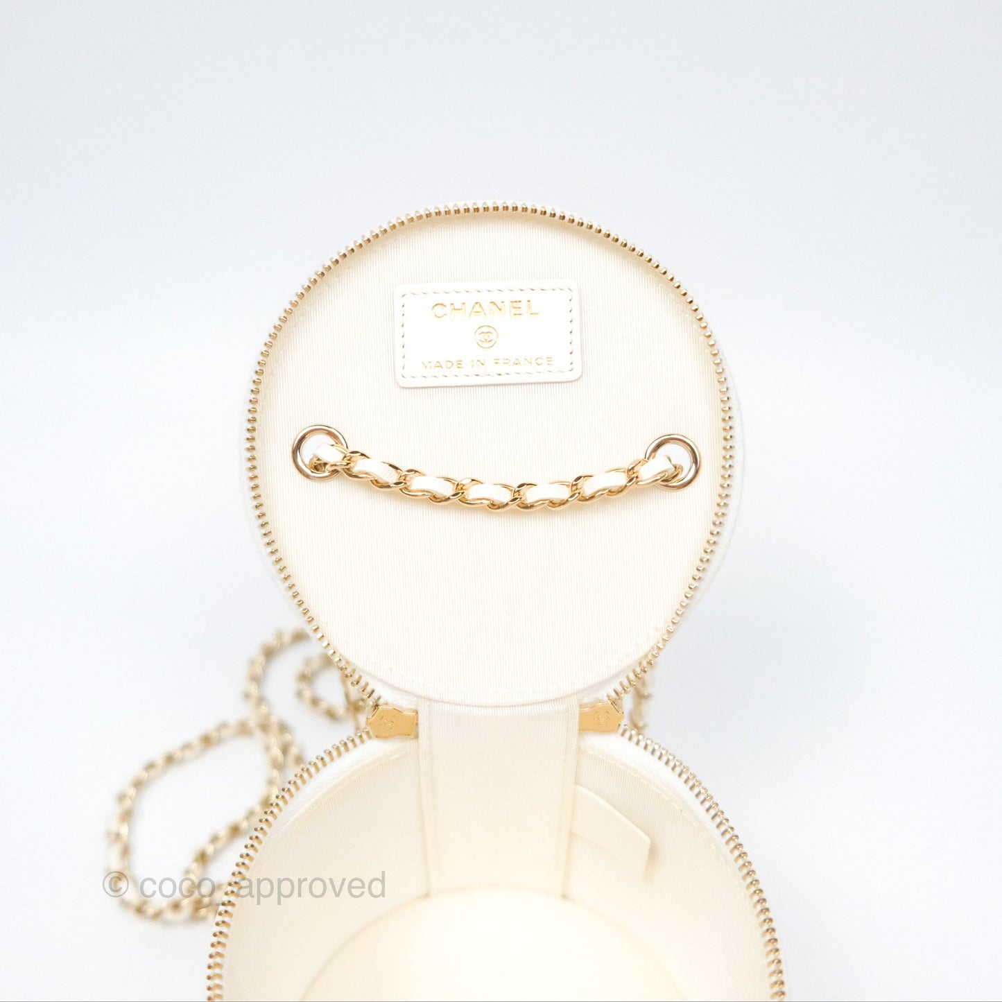 Chanel CC Quilted Round Vanity Clutch With Chain White Lambskin Gold Hardware
