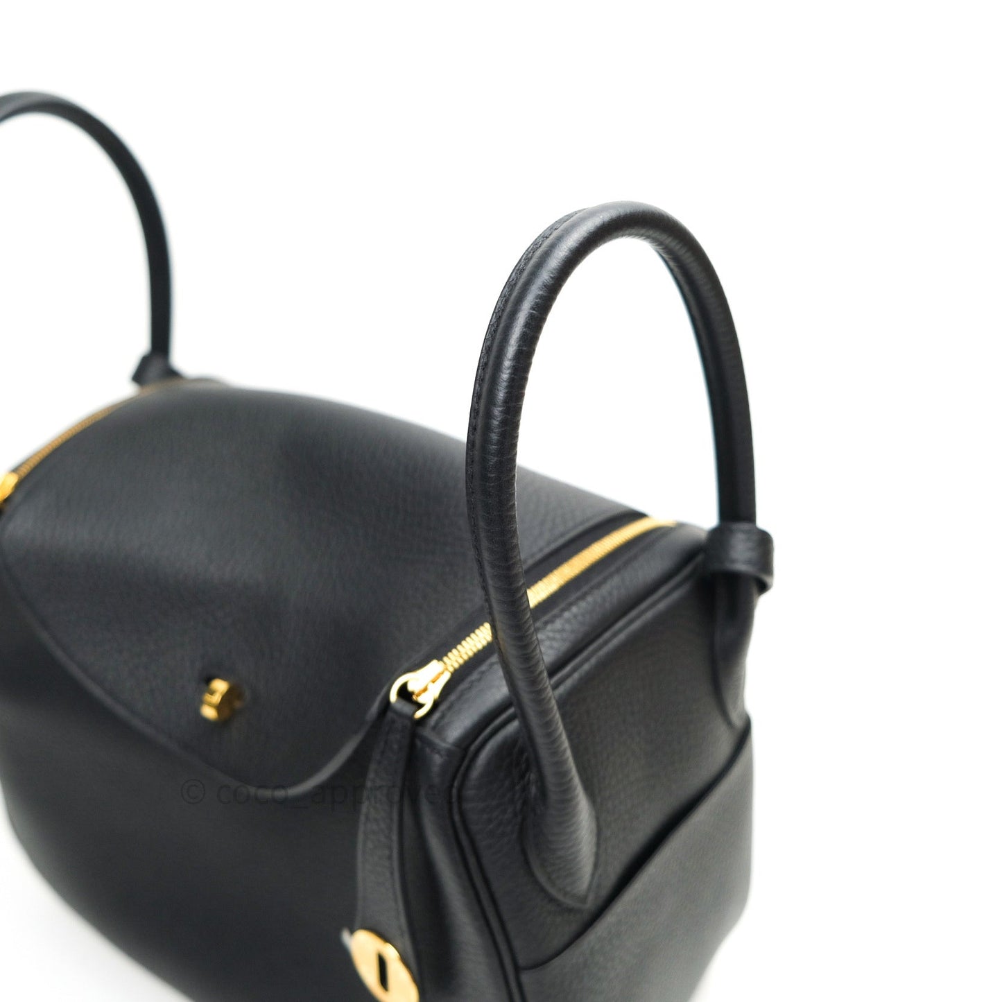 Hermès Lindy 26 Taurillion Clemence Black Gold Hardware