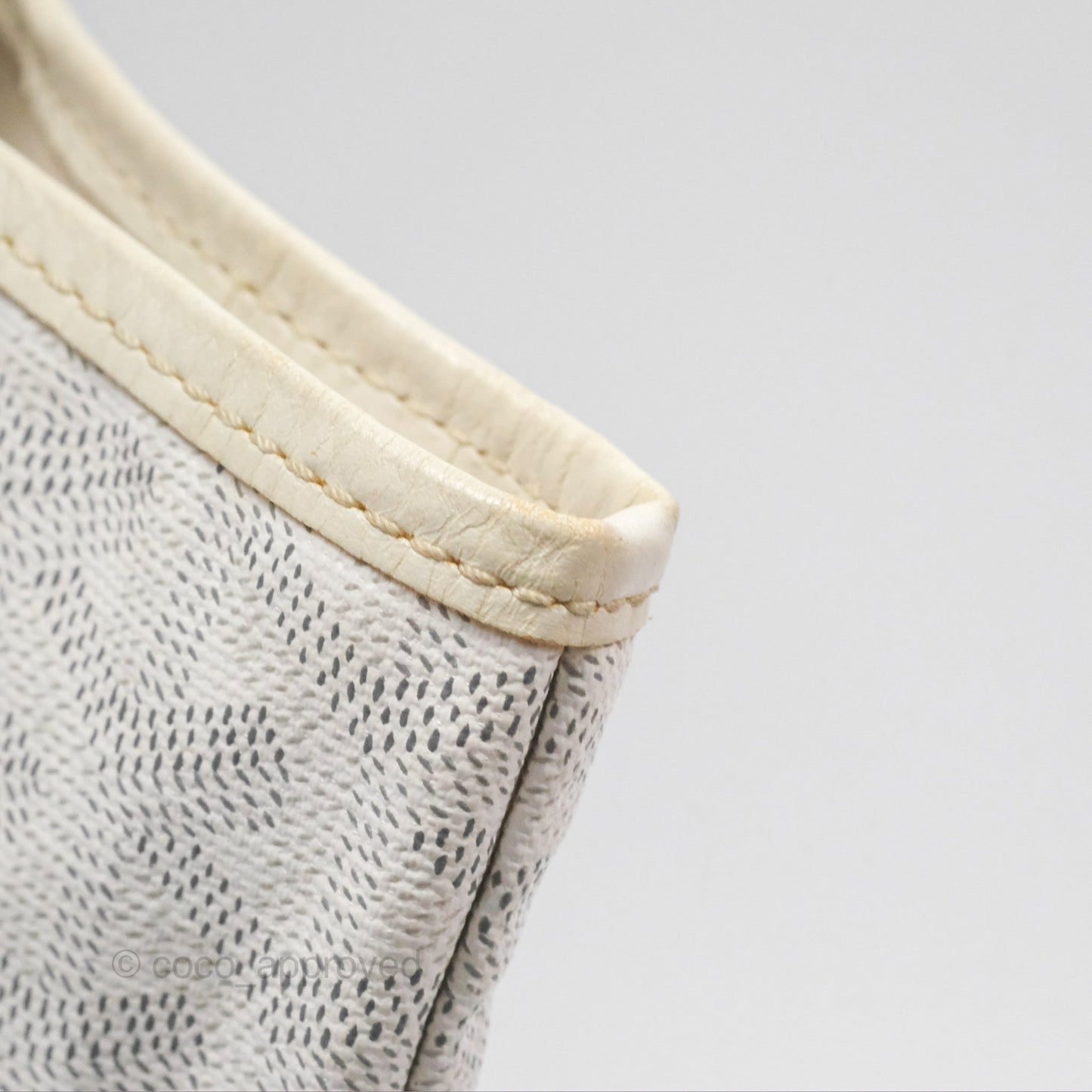 Goyard St Louis Tote PM ⁣⁣⁣⁣⁣⁣⁣⁣⁣⁣⁣⁣⁣⁣⁣⁣⁣⁣⁣⁣White Goyardine Canvas