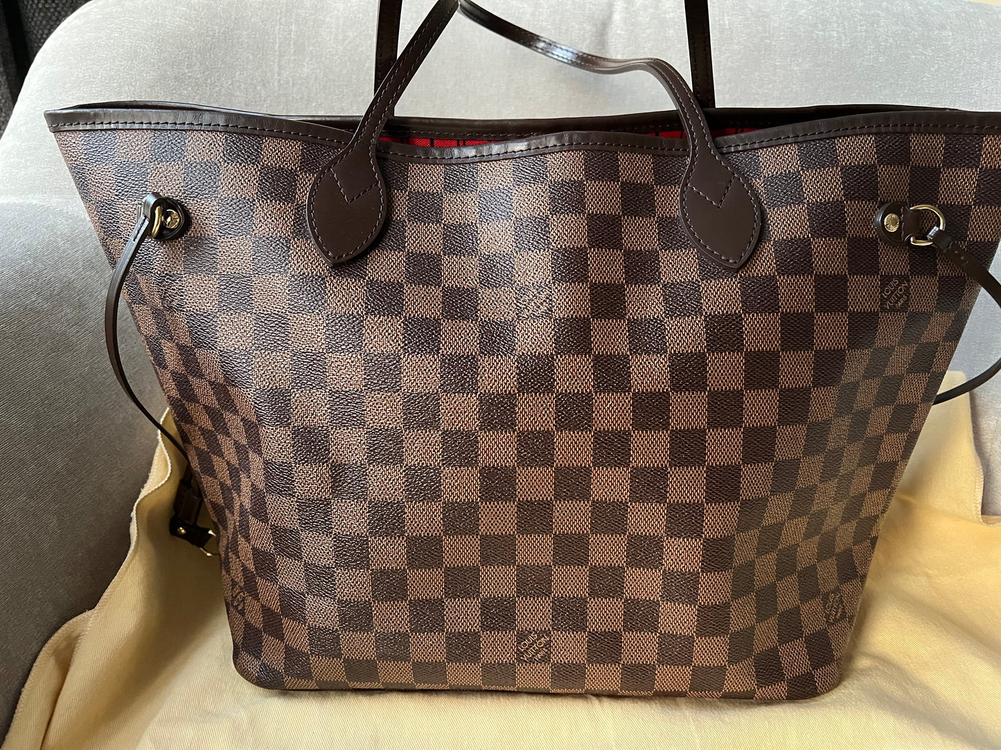 Louis Vuitton Neverfull MM Damier Ebene Cherry Interior (1,410)