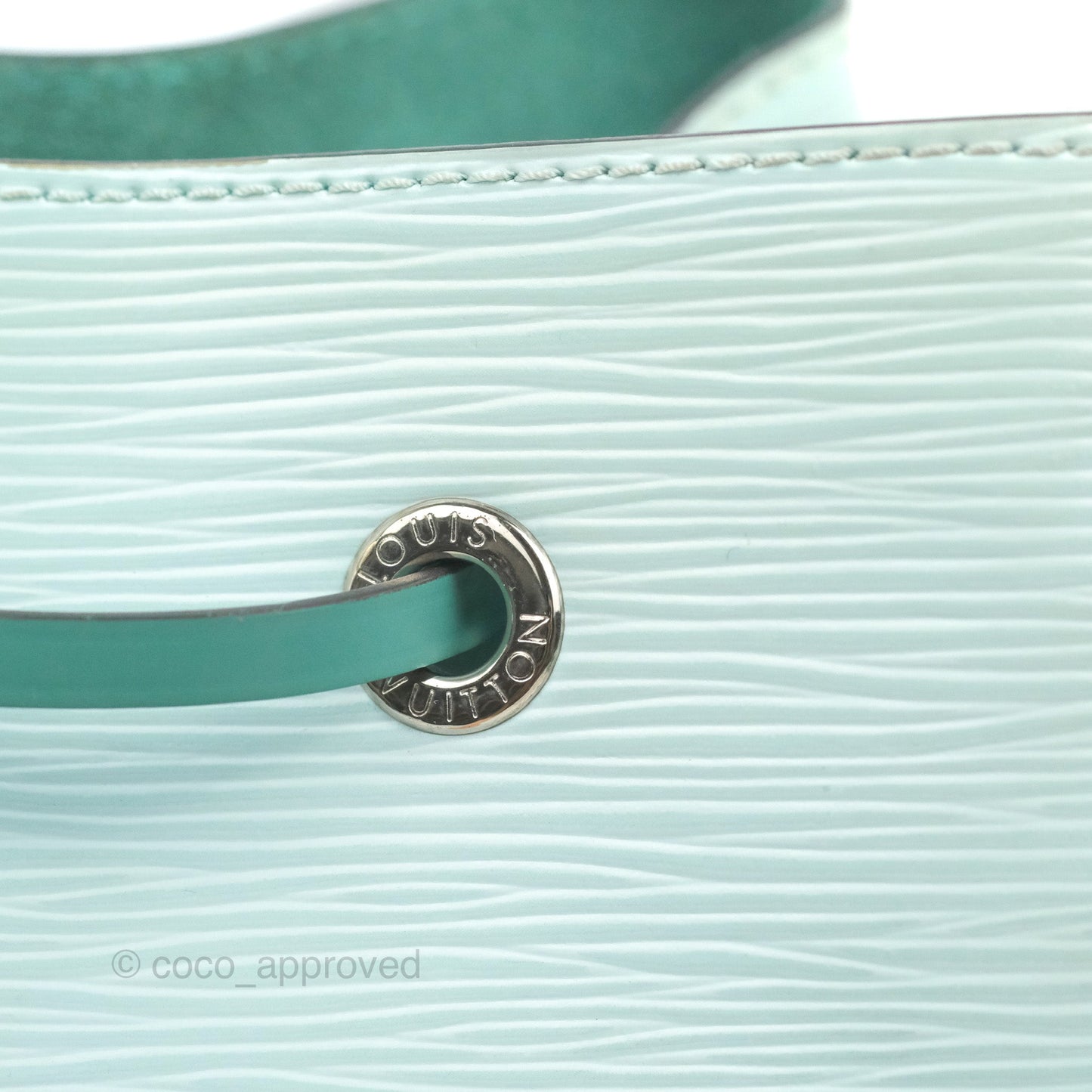 Louis Vuitton Neonoe BB Epi Seaside Green