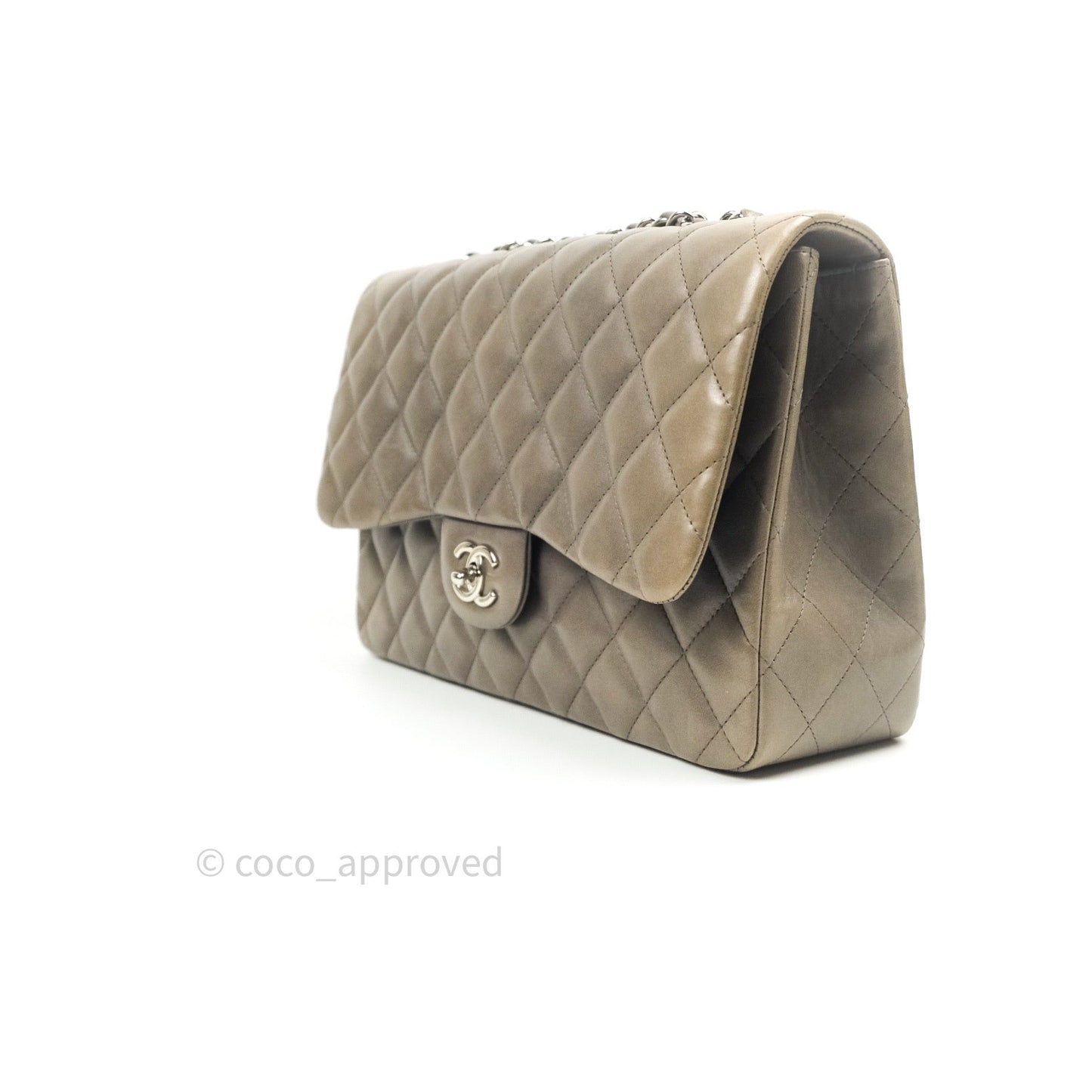 Chanel Jumbo Single Flap Grey Lambskin Silver Hardware⁣⁣