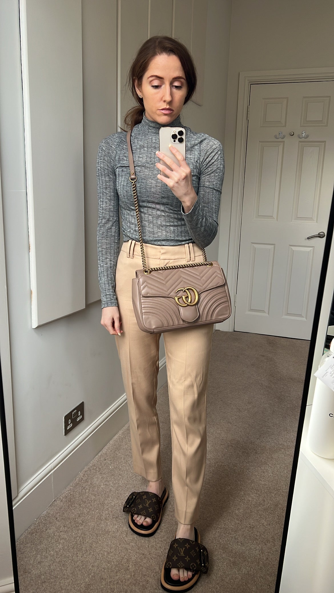 Luxury Gucci GG Dusty Pink Marmont Medium Shoulder Bag