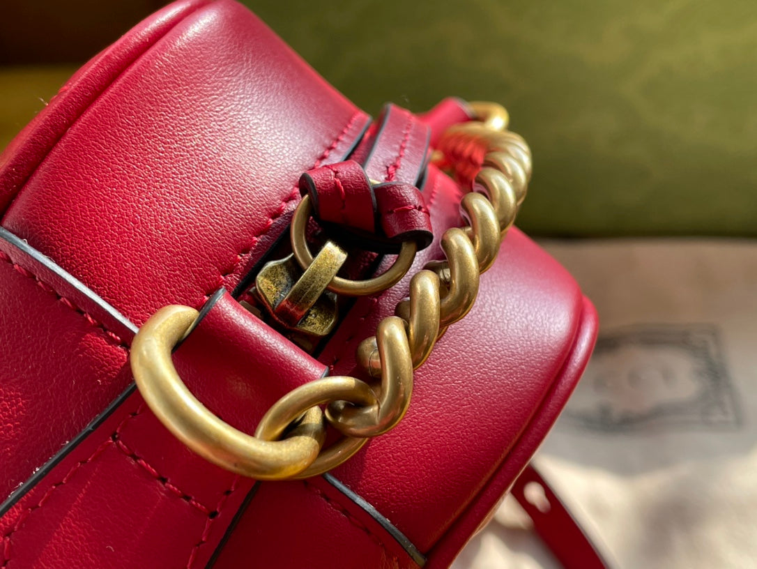 Luxury Gucci GG Marmont Small Matelasse Shoulder Bag