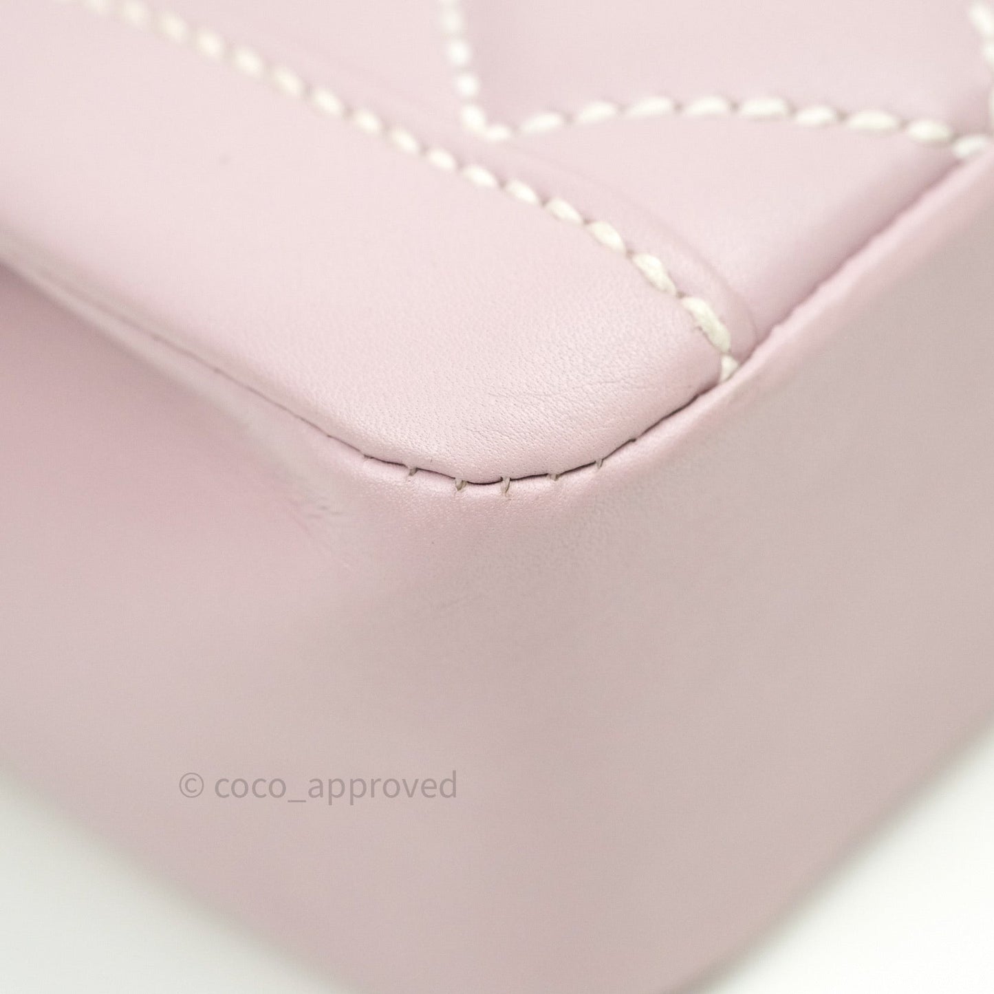 Chanel Vintage Medium Flap Lilac Lambskin 24K Gold Hardware