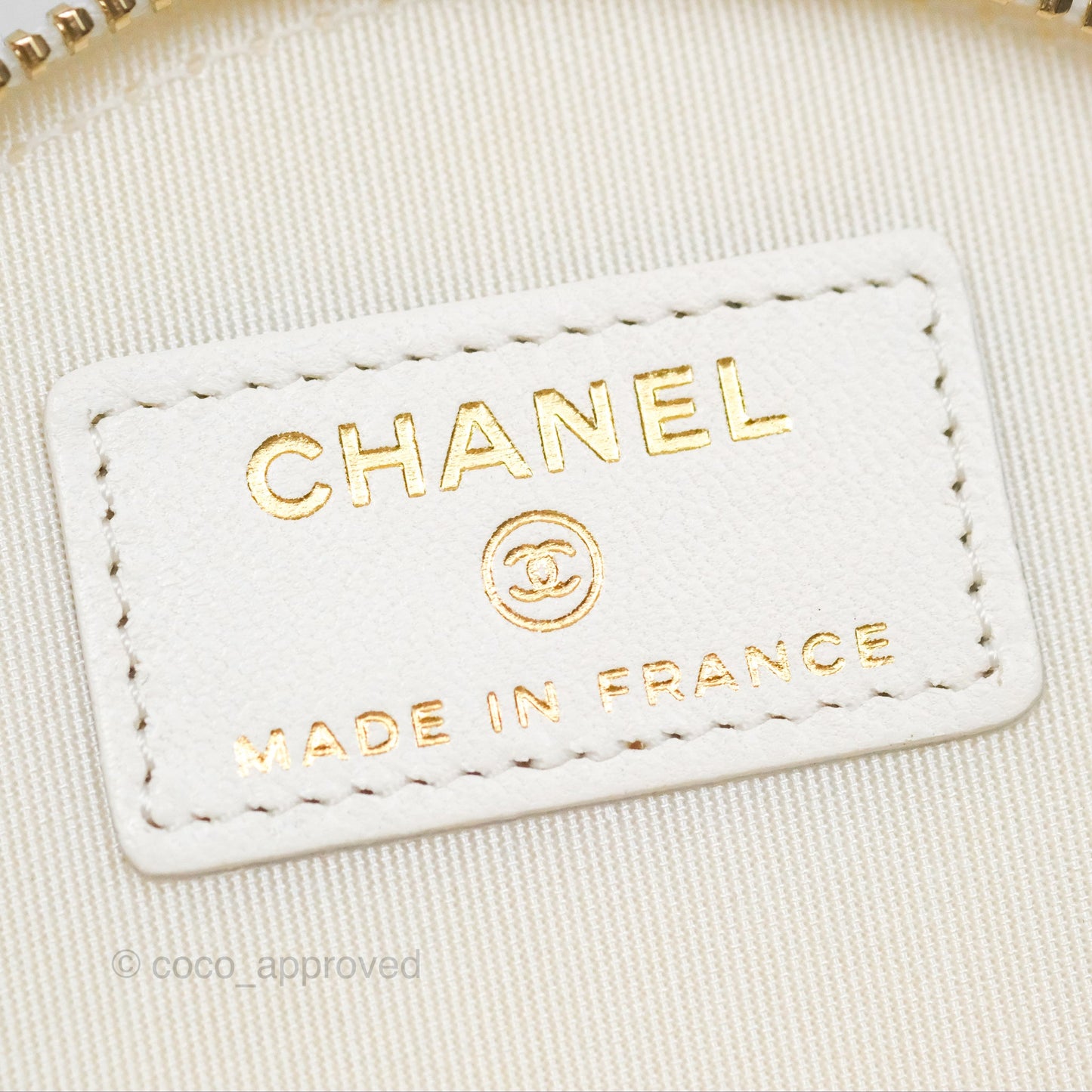 Chanel CC Quilted Round Vanity Clutch With Chain White Lambskin Gold Hardware