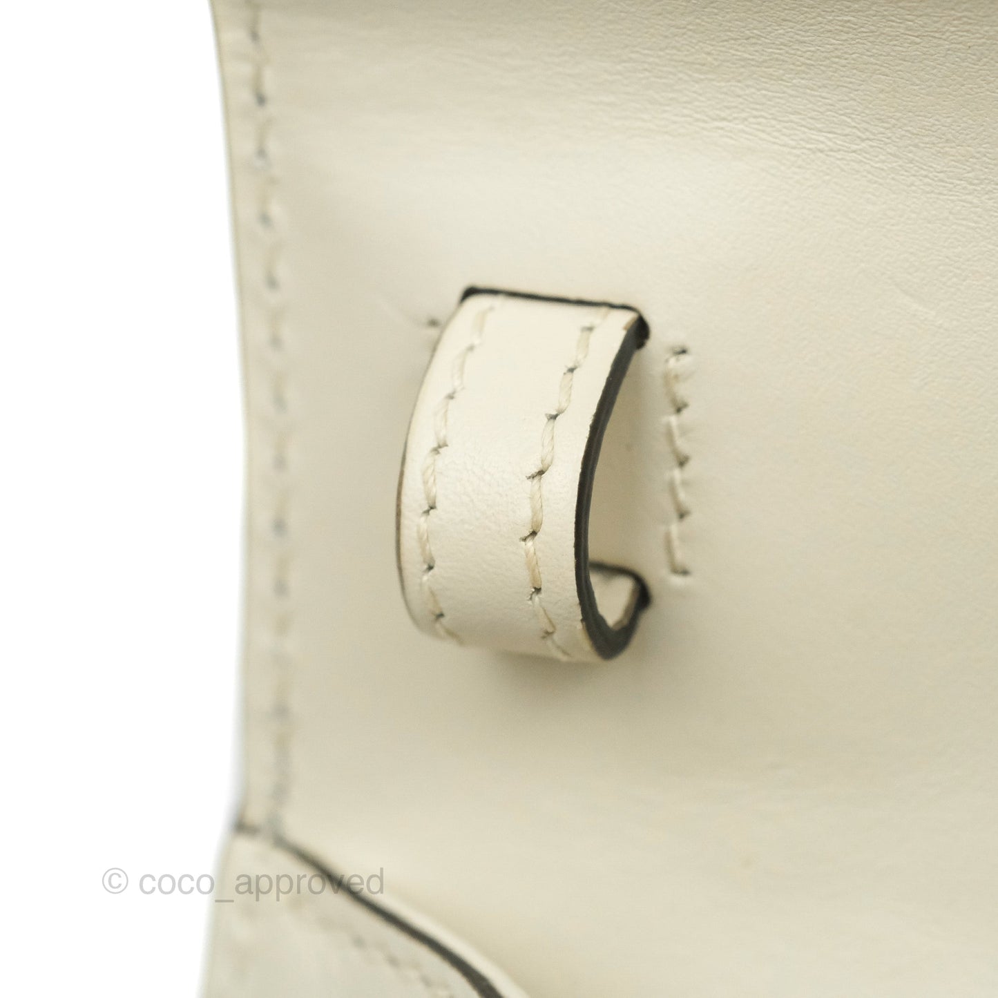 Gucci Mini Sylvie Top Handle White Calfskin Shoulder Bag⁣ ⁣⁣⁣⁣⁣⁣⁣⁣⁣⁣⁣⁣⁣⁣⁣⁣With Strap