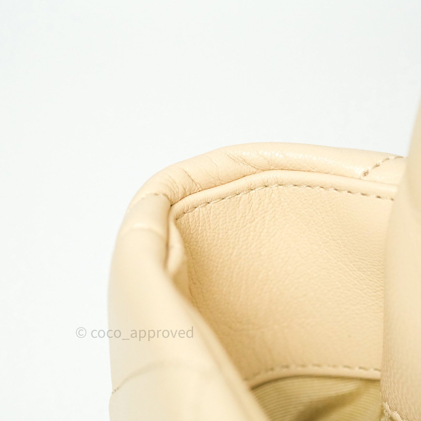 Chanel 19 Medium Beige Goatskin Mixed Hardware