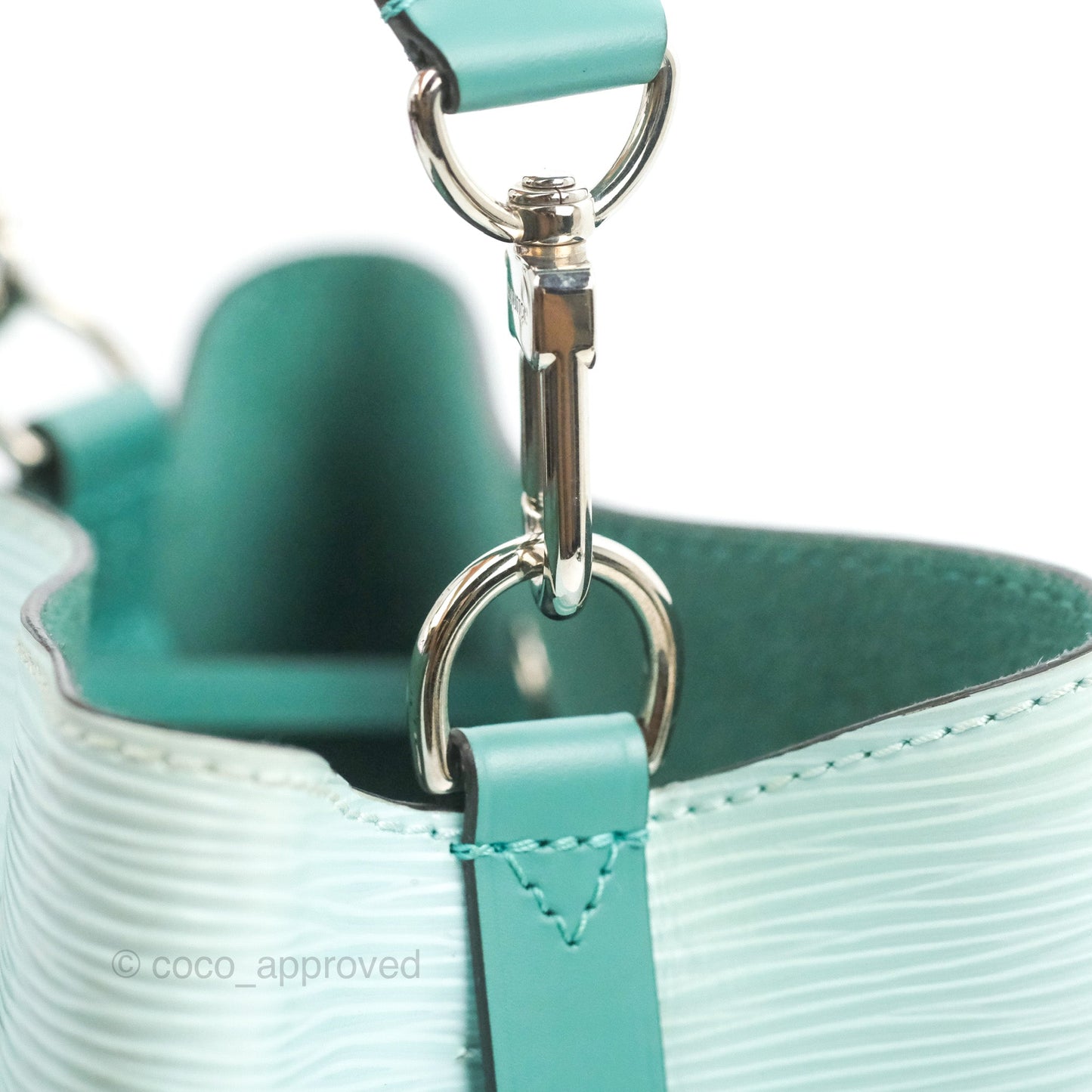 Louis Vuitton Neonoe BB Epi Seaside Green