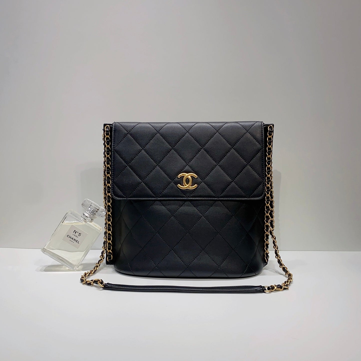 No.3907-Chanel Large Chain Sides Hobo Bag