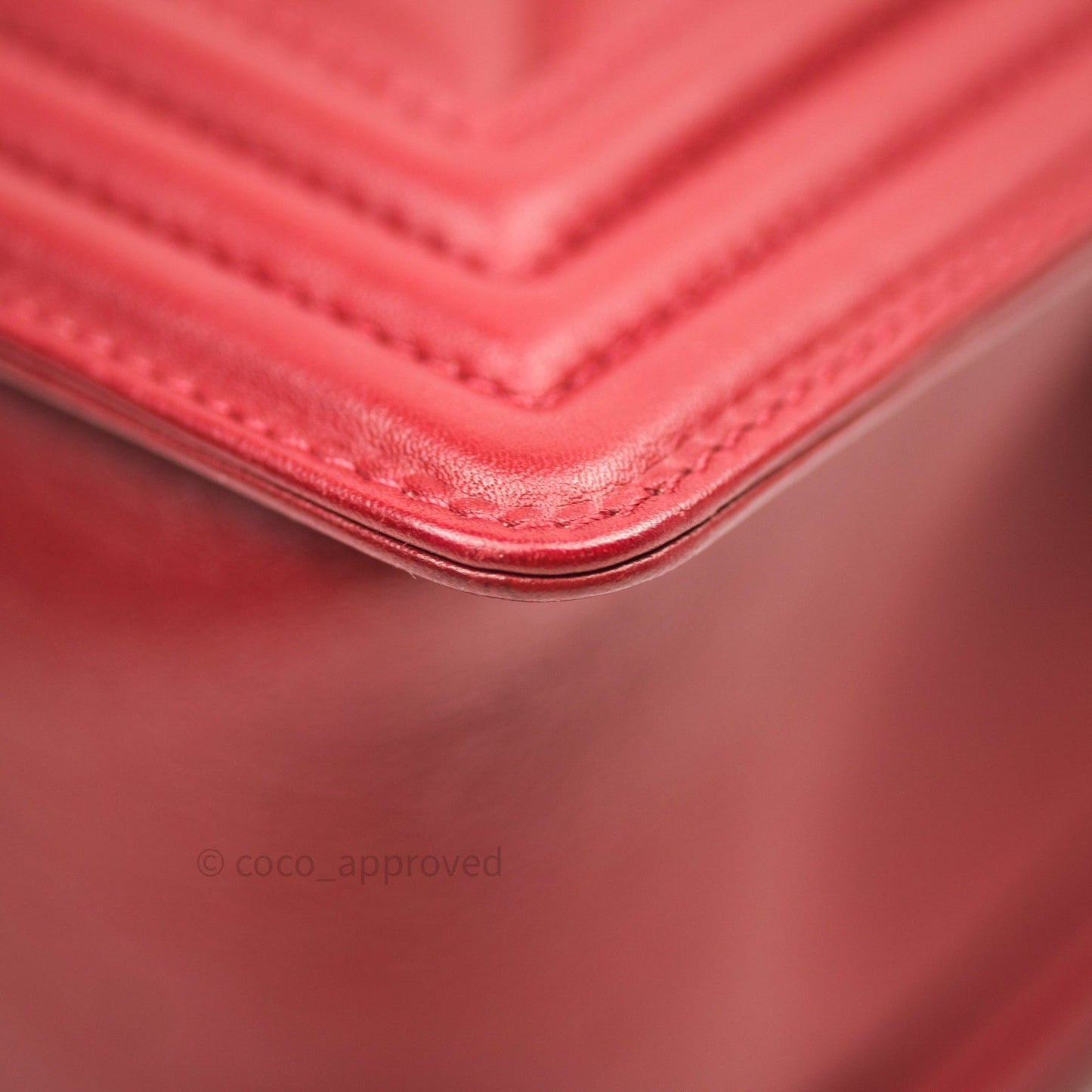 Chanel Boy Chevron Medium Red Calfskin Ruthenium Hardware