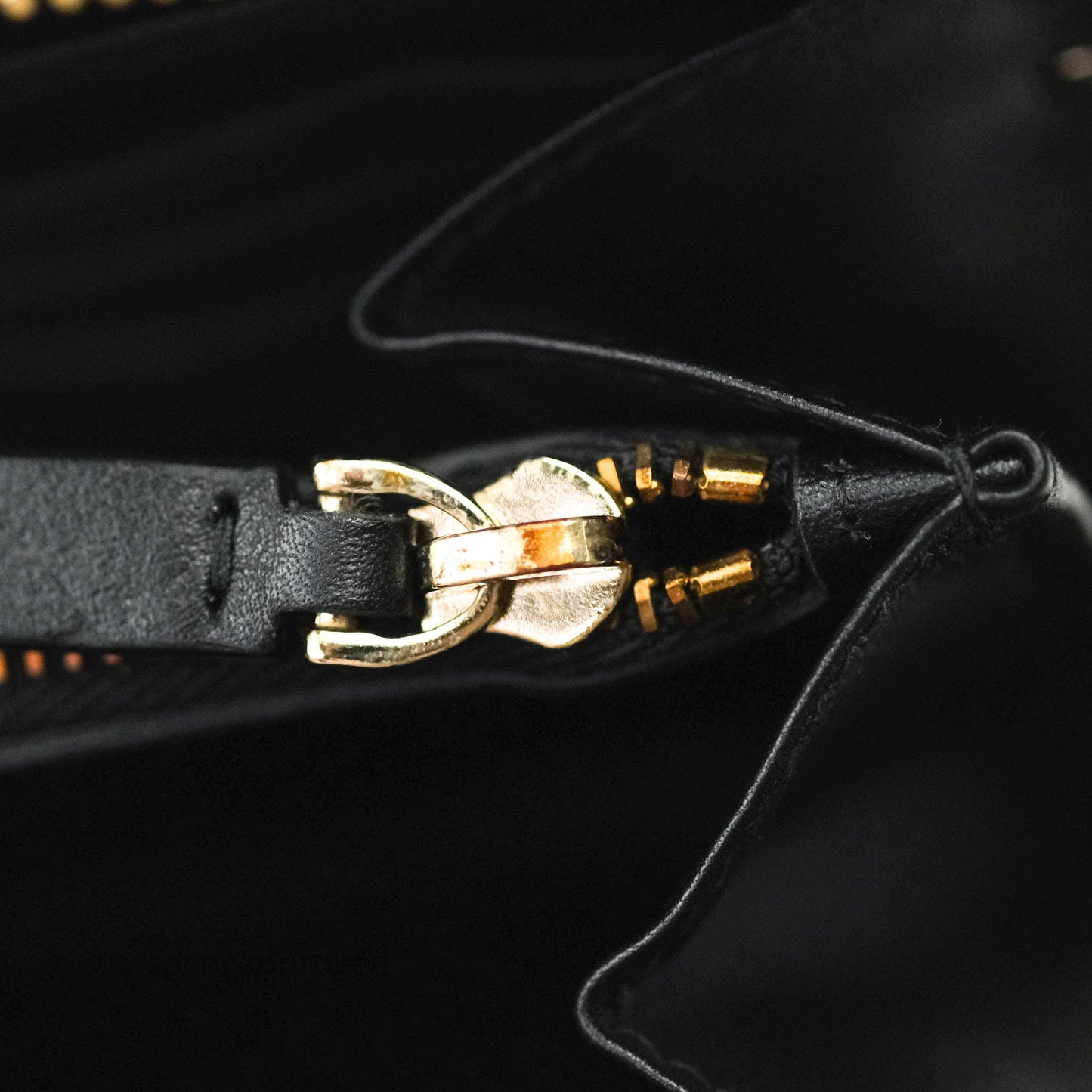 Valentino Garavani Rockstud Wallet Black Gold Hardware