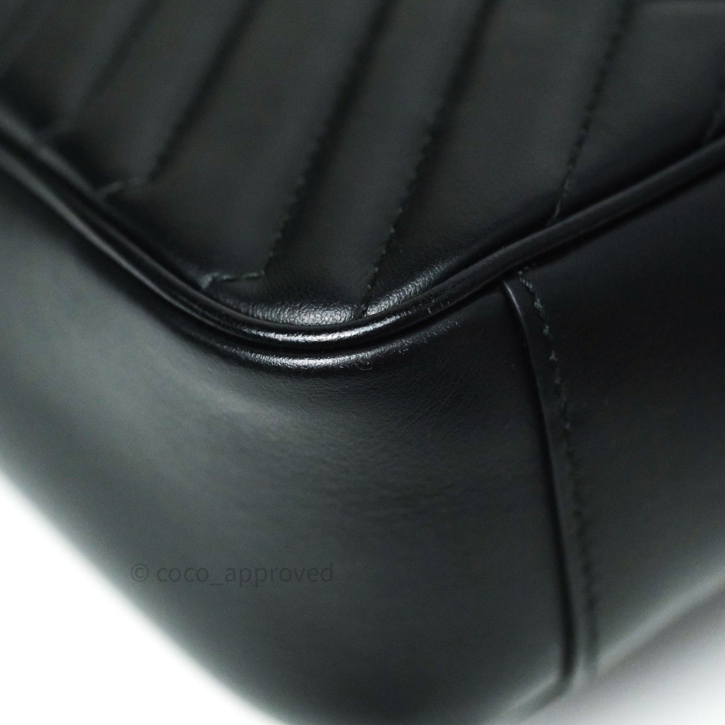 Gucci Small Marmont Black Calfskin Gold Hardware